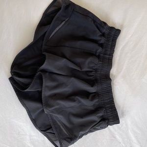 Lululemon Hotty Hot Low-Rise Short 2.5”